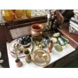 BRASS TABLE LAMP AND AN ASSORTMENT OF TOURISTWARE DECORATIVE ORNAMENTS. (NEEDS RE-WIRING)