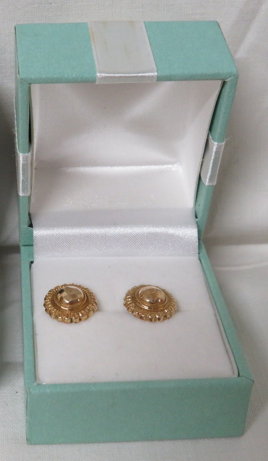 PAIR OF 9 CARAT GOLD ROUNDEL EARRINGS, WITH BOX