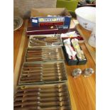 SELECTION OF CUTLERY INCLUDING MAPPIN AND WEBB STAINLESS KNIVES, MILLS MOORE STAINLESS KNIVES AND