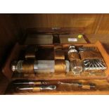 VINTAGE GENTS BROWN LEATHER TRAVELLING CASE WITH PART CONTENTS.