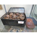 A TIN OF MIXED DECIMAL AND PRE DECIMAL COPPER COINAGE, TOGETHER WITH A LEATHER WALLET AND KEY