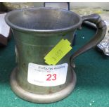 SMALL PEWTER PRESENTATION TANKARD WITH INSCRIPTION.