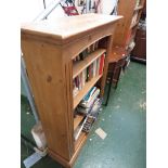 PINE OPEN BOOKCASE WITH THREE ADJUSTABLE SHELVES.