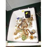 TRAY OF MIXED COSTUME JEWELLERY, TOGETHER WITH SILVER AND ENAMELLED SCHOOL BADGE.