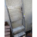 CLIMA FOUR TREAD ALUMINIUM STEPLADDER