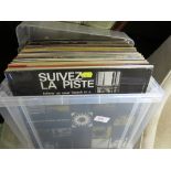 SELECTION OF CLASSICAL AND VINYL LP'S IN A PLASTIC CARRY CASE.