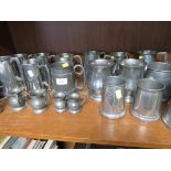 SELECTION OF VINTAGE AND MODERN PEWTER TANKARDS, MANY WITH ENGRAVING, TOGETHER WITH A SELECTION OF