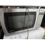 PANASONIC 900 WATT MICROWAVE.