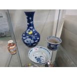 SMALL SELECTION OF ORIENTAL PORCELAIN INCLUDING TEA BOWL , VASE WITH MARK TO BASE.