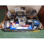 SELECTION OF BOXED AND LOOSE DIE CAST VEHICLES, TOGETHER WITH AA CAR BADGE AND A SELECTION OF