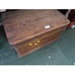 RUSTIC PINE LIFT TOP BOX WITH KEY.