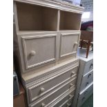 WOOD EFFECT FOUR DRAWER CHEST, PAIR OF MATCHING SINGLE DOOR BED SIDE CUPBOARDS, TOGETHER WITH A