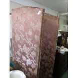 FOUR PANEL ROOM DIVIDER. (AF)