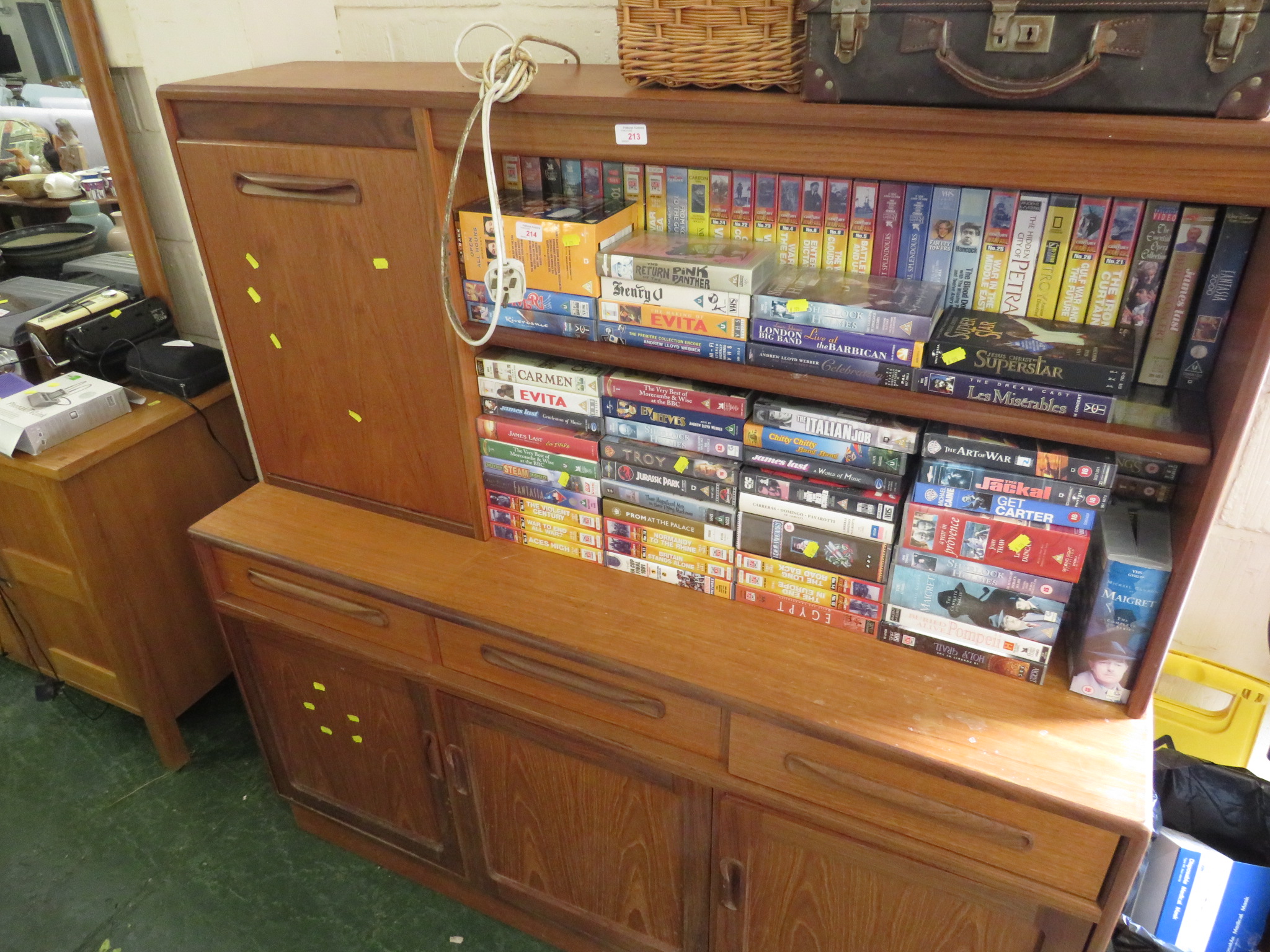 VINTAGE G-PLAN TEAK LOUNGE UNIT WITH ILLUMINATED FALL-FRONT COMPARTMENT.