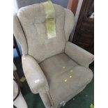 SHERBORNE LYNTON MANUAL RECLINER. (AF)