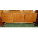 VINTAGE MCINTOSH FURNITURE TEAK SIDEBOARD WITH THREE DRAWERS AND TWO CUPBOARD DOORS. (AF)