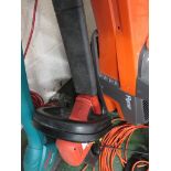 WOLF TOOLS ELECTRIC HEDGE TRIMMER. (NEEDS ATTENTION - BLADE DRIVE)