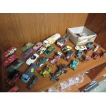 ONE SHELF OF VINTAGE CORGI AND MATCHBOX DIE CAST CARS INCLUDING SPEED KINGS AND WHIZ WHEELS. (AF)