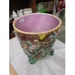 MAJOLICA JAR DECORATED WITH BIRDS AND FLOWERS.