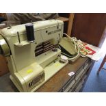 BERMINA 707 ELECTRIC SEWING MACHINE WITH MANUAL.