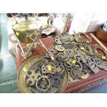 BRASS KETTLE ON STAND , HORSE BRASSES AND OTHER METAL WARE.