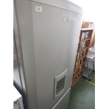 BEKO A CLASS LARGE FRIDGE FREEZER WITH WATER DISPENSER. (AF)