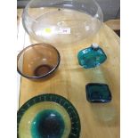 LARGE GLASS BOWL (AF), GREEN AND BLUE ASH TRAY AND THREE OTHER ITEMS OF COLOURED GLASS WARE.