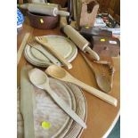 SELECTION OF TREEN WARE INCLUDING BREAD BOARDS, ROLLING PINS AND OTHER ITEMS.