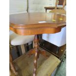 A MAHOGANY VENEERED SIDE TABLE WITH FAUX INLAY. *