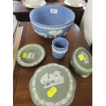 FIVE PIECES OF WEDGWOOD GREEN AND BLUE JASPER WARE.