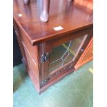 OLD CHARM FURNITURE STAINED OAK HIFI CABINET. *