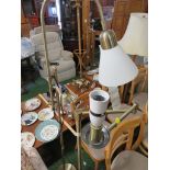 BRASS EFFECT ELBOW FLOOR LAMP TOGETHER WITH A FLOOR LAMP WITH GLASS SHADE. *