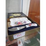 ROYAL CROWN DERBY MINIATURE DISH AND KNIFE IN PRESENTATION BOX.