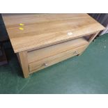 LIGHT OAK VENEERED SINGLE DRAWER TV STAND*