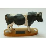 Beswick connoisseur model of a Friesian Bull on wood plinth A2580: