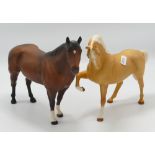 Beswick Matt Quarter Horse 2186: together with similar Palomino Head Tuck Horse 1549 (2)