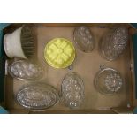 A quantity of glass and ceramic jelly moulds: (8)