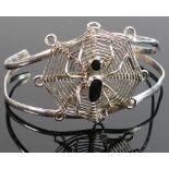 Ladies Silver Spiders web bracelet: 12g.