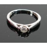 9ct white gold solitaire diamond ring:approx 0.2ct, 2.4g.