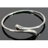 Silver crossover bangle,