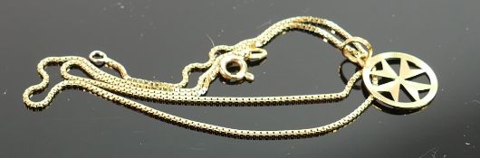 18ct gold necklace with pendant, 4.4g.