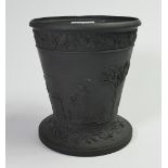 Wedgwood black bassalt vase: Decorated with classical scenes ( chips to top rim).