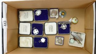 A collection of medals and brooches: including 6x 1930s silver presentation medals, brooches,