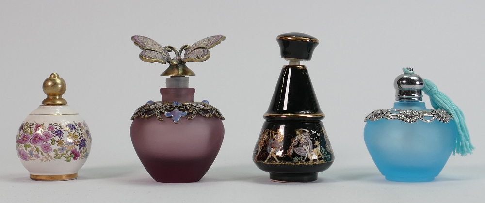 A collection of Art glassware and miniature oriental items: including Cloissone, porcelain, - Image 4 of 11