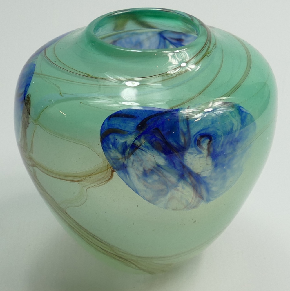 Barry Cullen Signed Art Glass Vase: height 15cm - Image 3 of 3