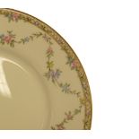 Queens tea and dinner service in the Garland Rose design: Comprising various size plates, bowls,