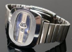 Vintage Ingersoll digital gentlemans automatic wrist watch: With steel strap.