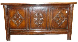 Small early 20th century 3 panel carved Oak Chest: Length 91cm, height 51cm and width 40cm.