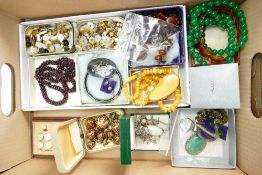 Good collection of costume & gem set jewellery with some silver: Includes silver Neilo ware brooch,