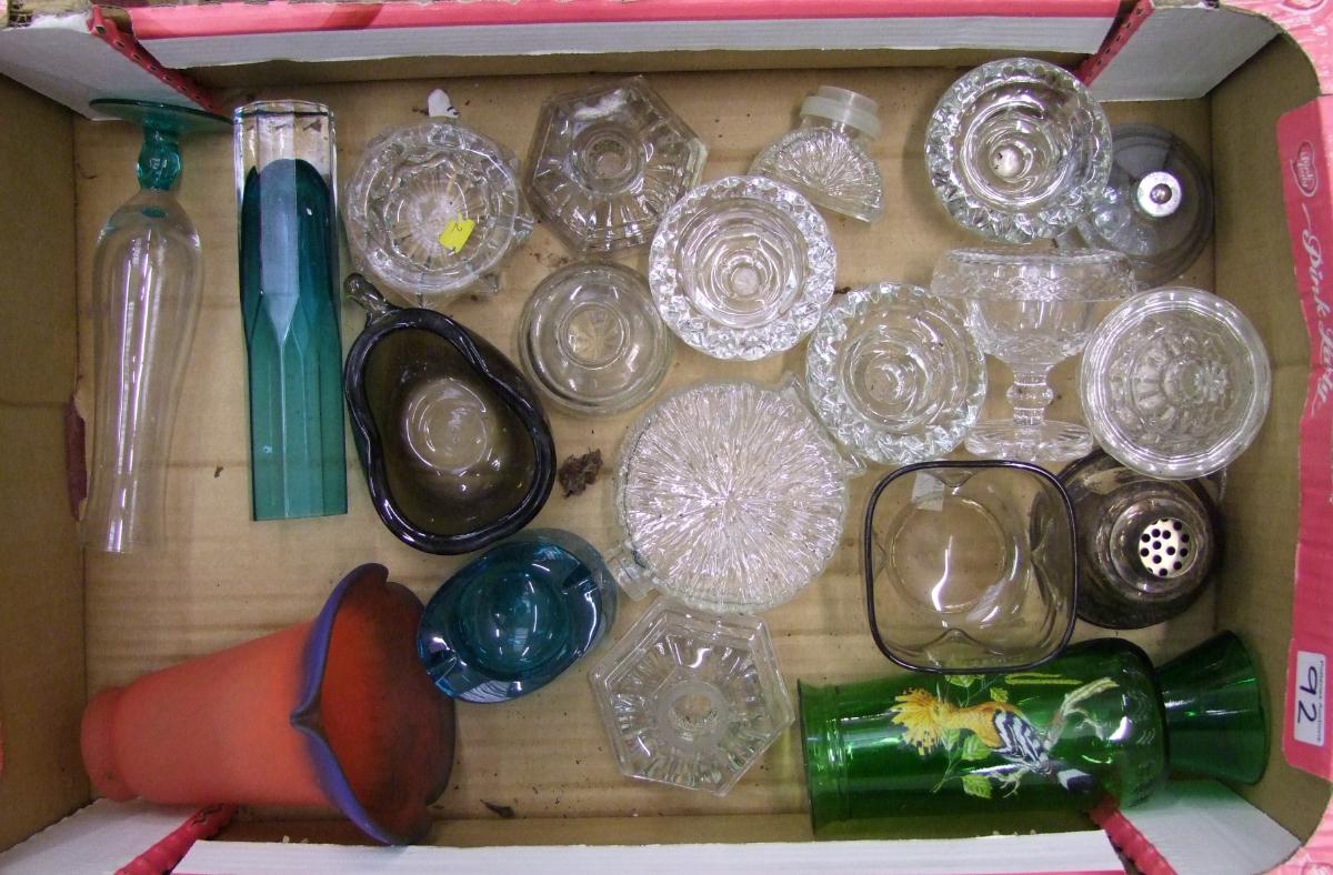 A collection of glass to include: vases, candle holders, lidded pot etc ( 1 tray)